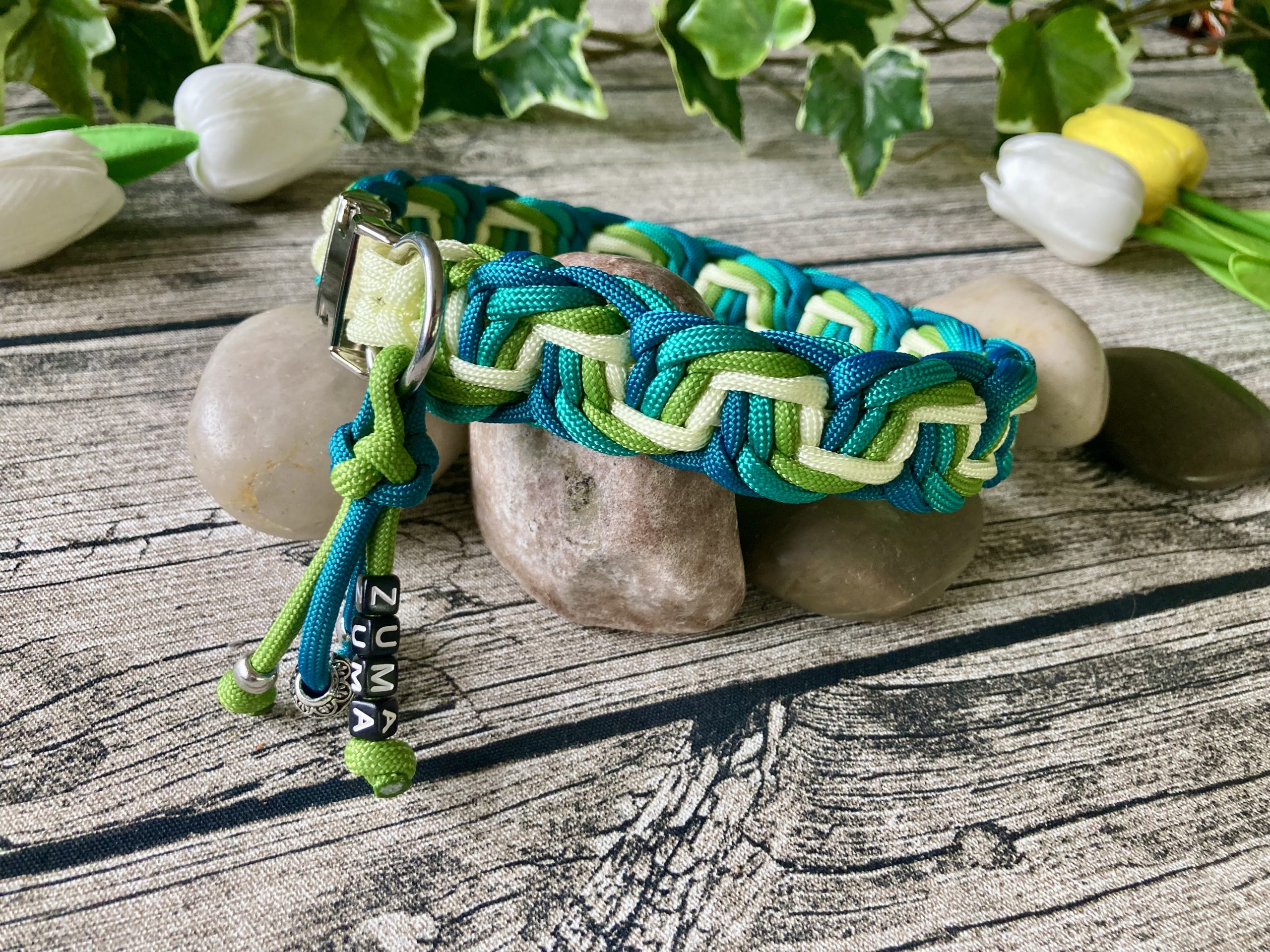 2024-05-07 18.07.52-1 Hundehalsband aus handgeflochtenem Paracord in Farbkombi LovelyPond – Bild 2