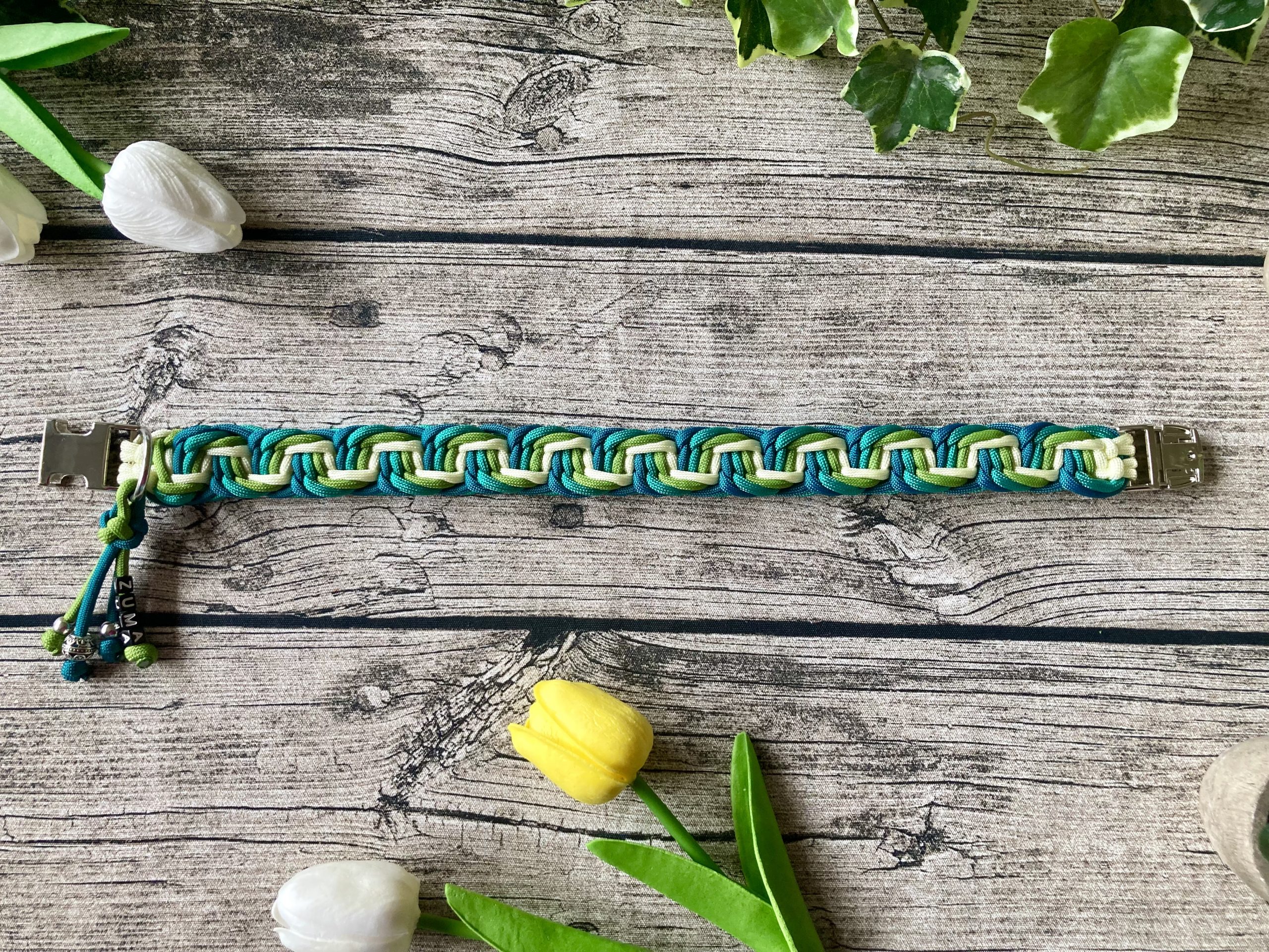 2024-05-07 18.09.26-1 Hundehalsband aus handgeflochtenem Paracord in Farbkombi LovelyPond – Bild 3