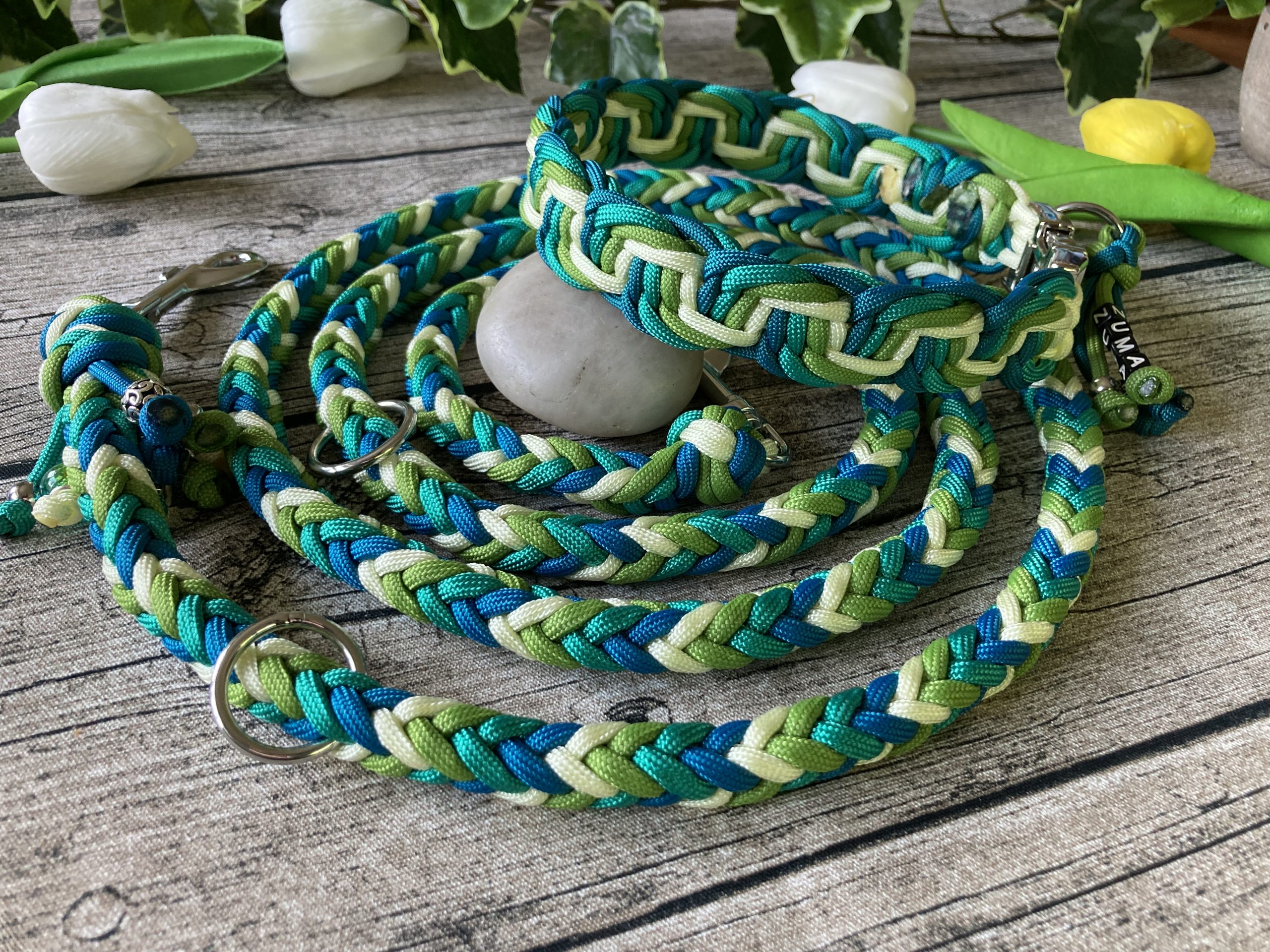 2024-05-17 08.02.25 Hundehalsband aus handgeflochtenem Paracord in Farbkombi LovelyPond – Bild 5