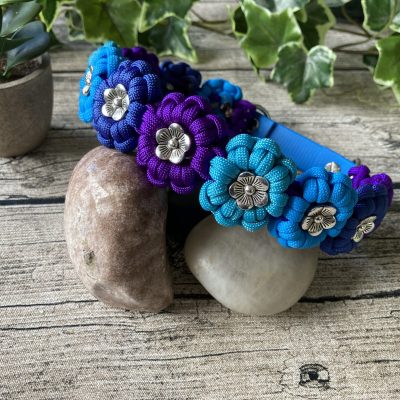 Blumen-Hundehalsband aus handgeflochtenem Paracord in Farbkombi TouchOfMagic
