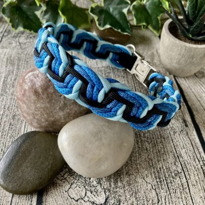 Hundehalsband aus handgeflochtenem Paracord in Farbkombi SeaBreeze