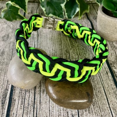 Hundehalsband aus handgeflochtenem Paracord in Farbkombi NeonSnake