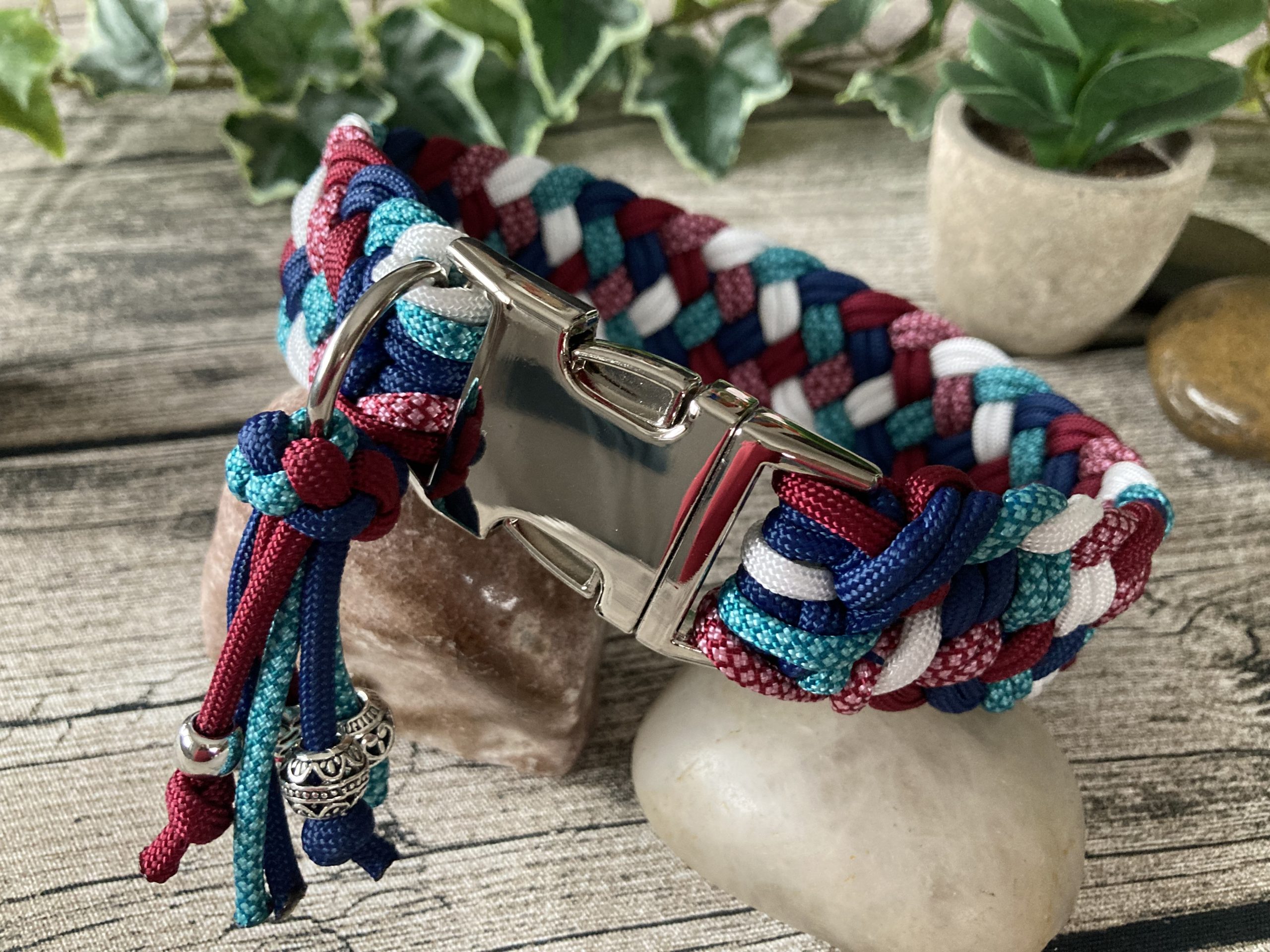Breites Hundehalsband aus handgeflochtenem Paracord in Farbkombi WinterFlame – Bild 4