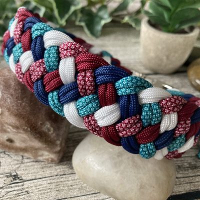 Breites Hundehalsband aus handgeflochtenem Paracord in Farbkombi WinterFlame