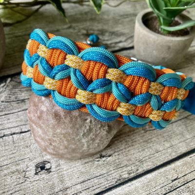 Breites Hundehalsband aus handgeflochtenem Paracord in Farbkombi SummerSky
