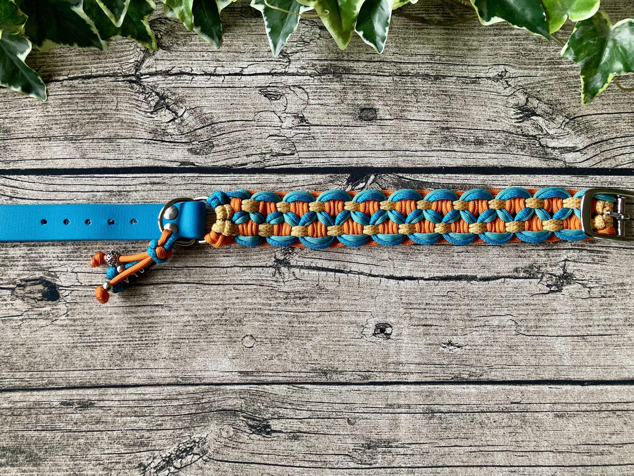 2024-06-17 16.55.39 Breites Hundehalsband aus handgeflochtenem Paracord in Farbkombi SummerSky – Bild 3
