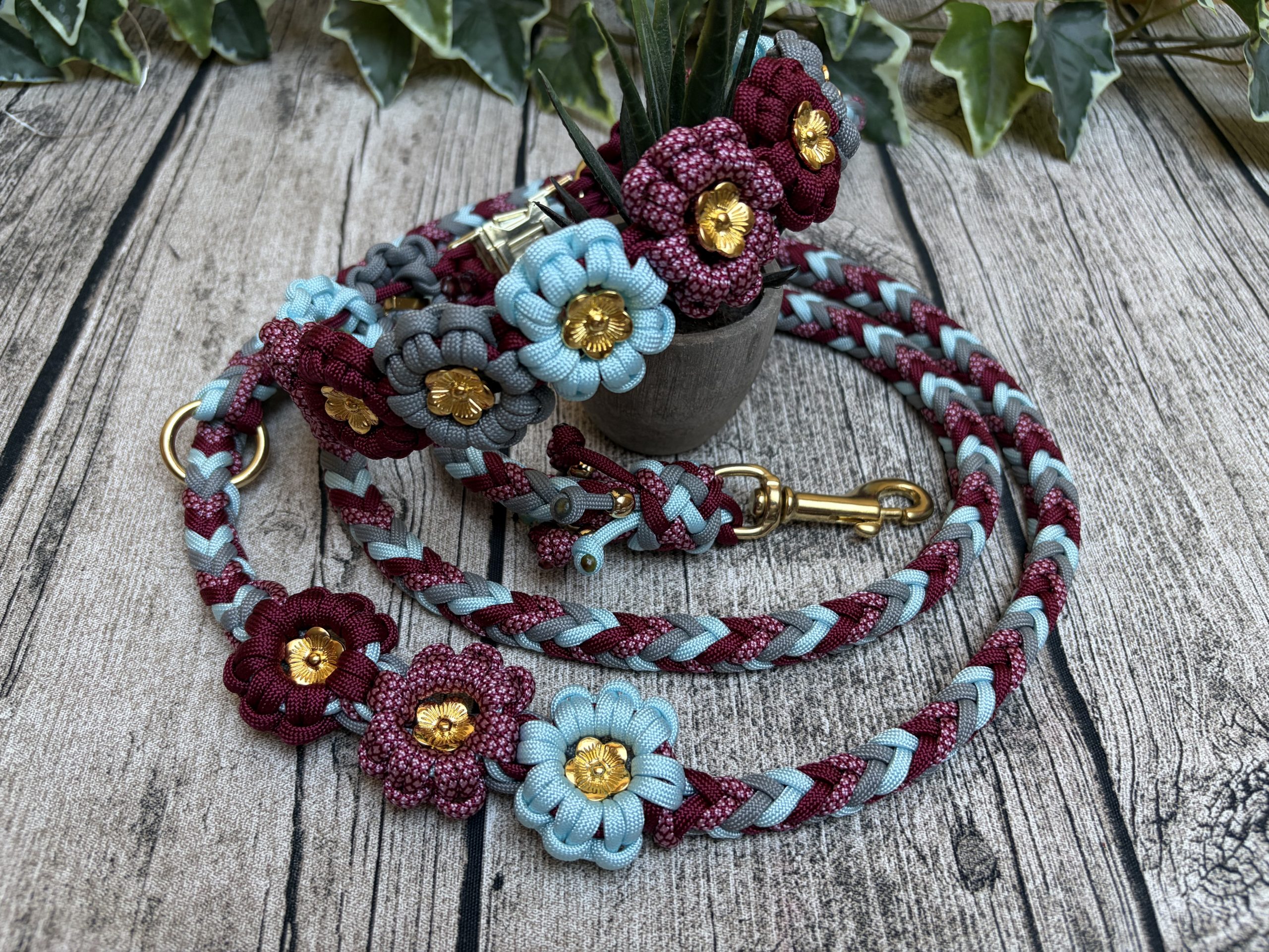 Blumen-Hundehalsband aus handgeflochtenem Paracord in Farbkombi HappyDay – Bild 3