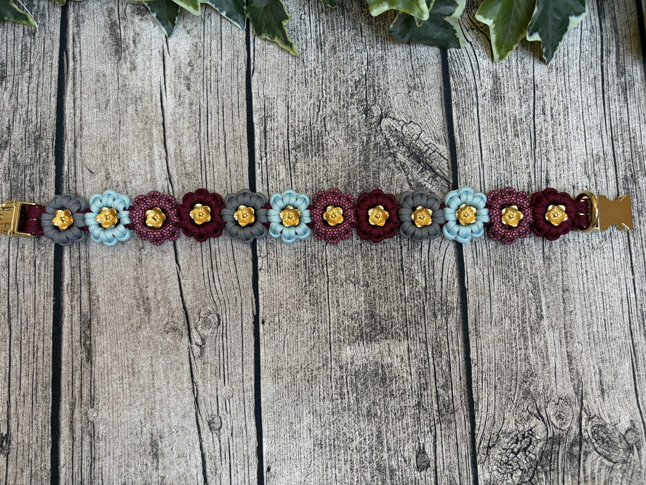 Blumen-Hundehalsband aus handgeflochtenem Paracord in Farbkombi HappyDay – Bild 2