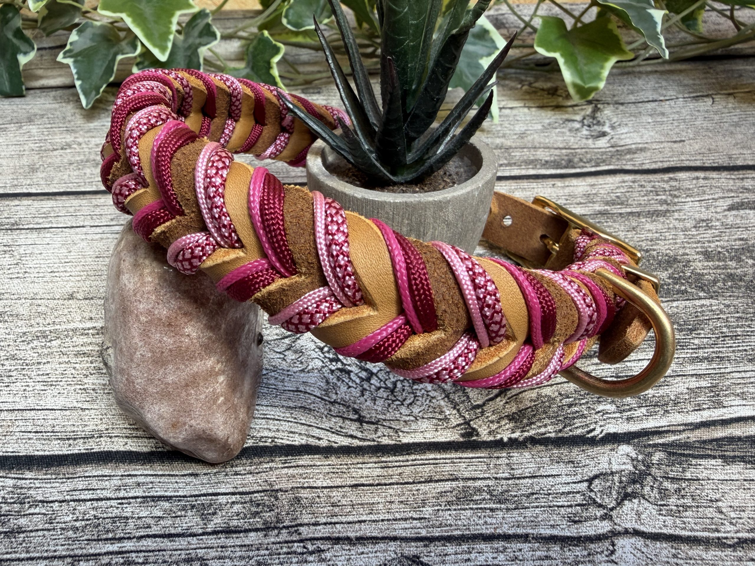 fettleder hundehalsband dekorativ geflochten mit paracord fettleder hundehalsband dekorativ geflochten mit paracord